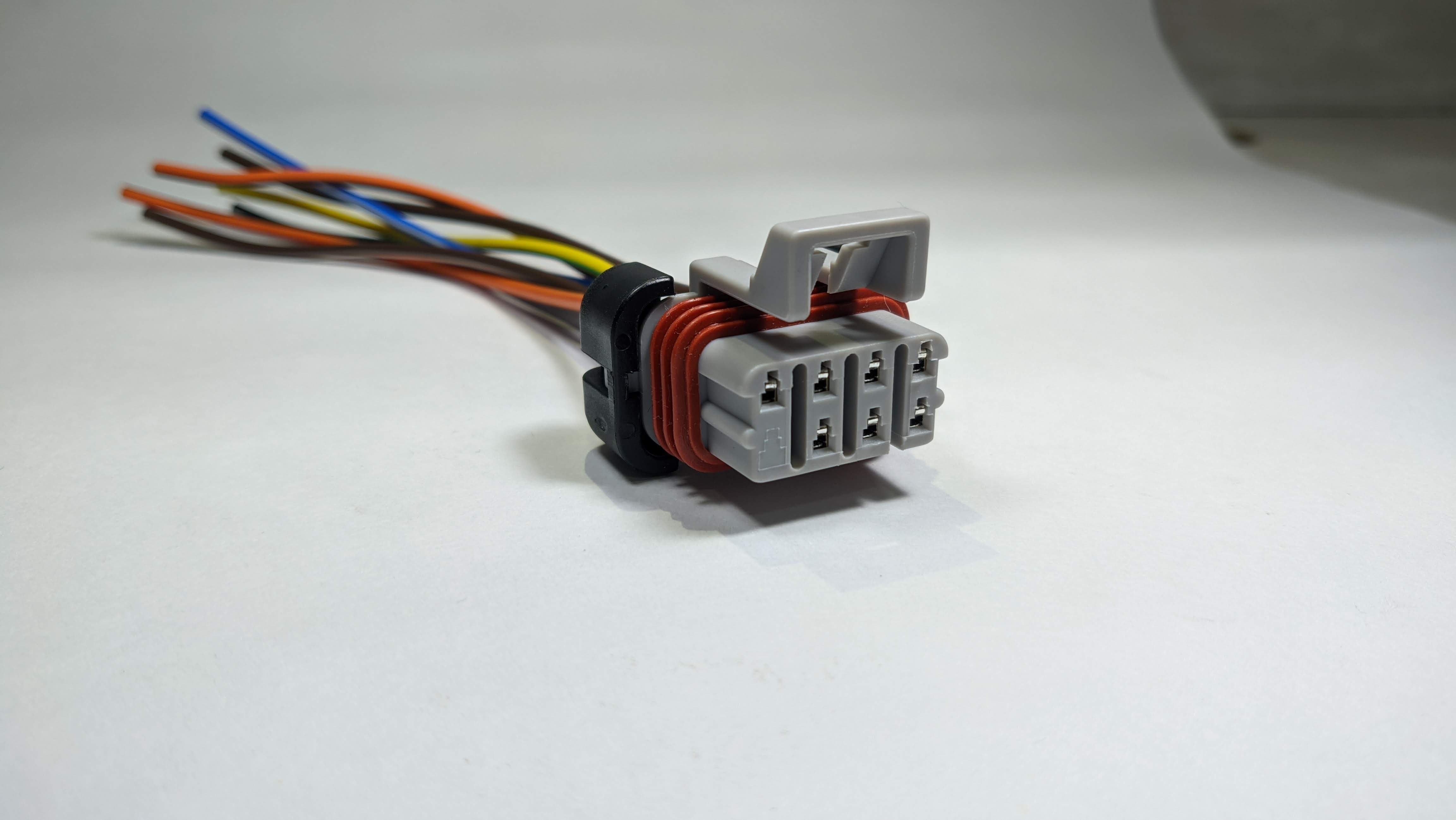 Conectores y componentes automotrices